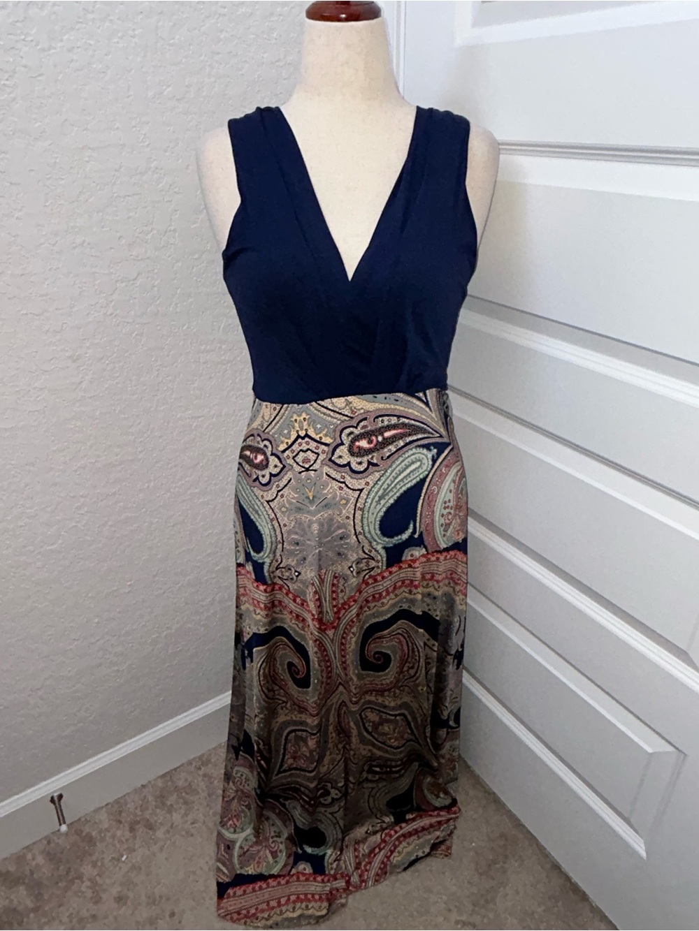 GILLI Liana Paisley Sleeveless Maxi Dress